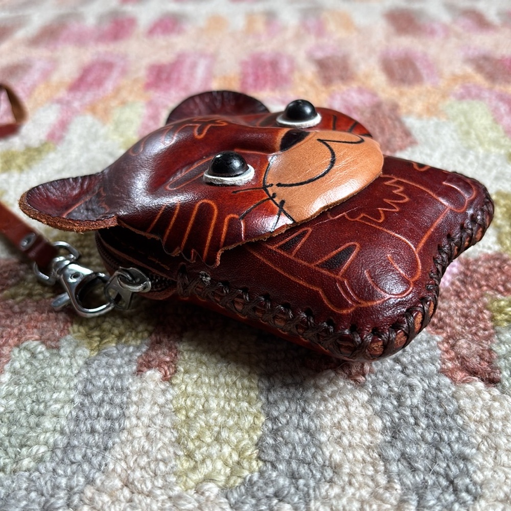 Darling little hand tooled Leather Tiger small purse/bag/zip pouch - Picture 12 of 12